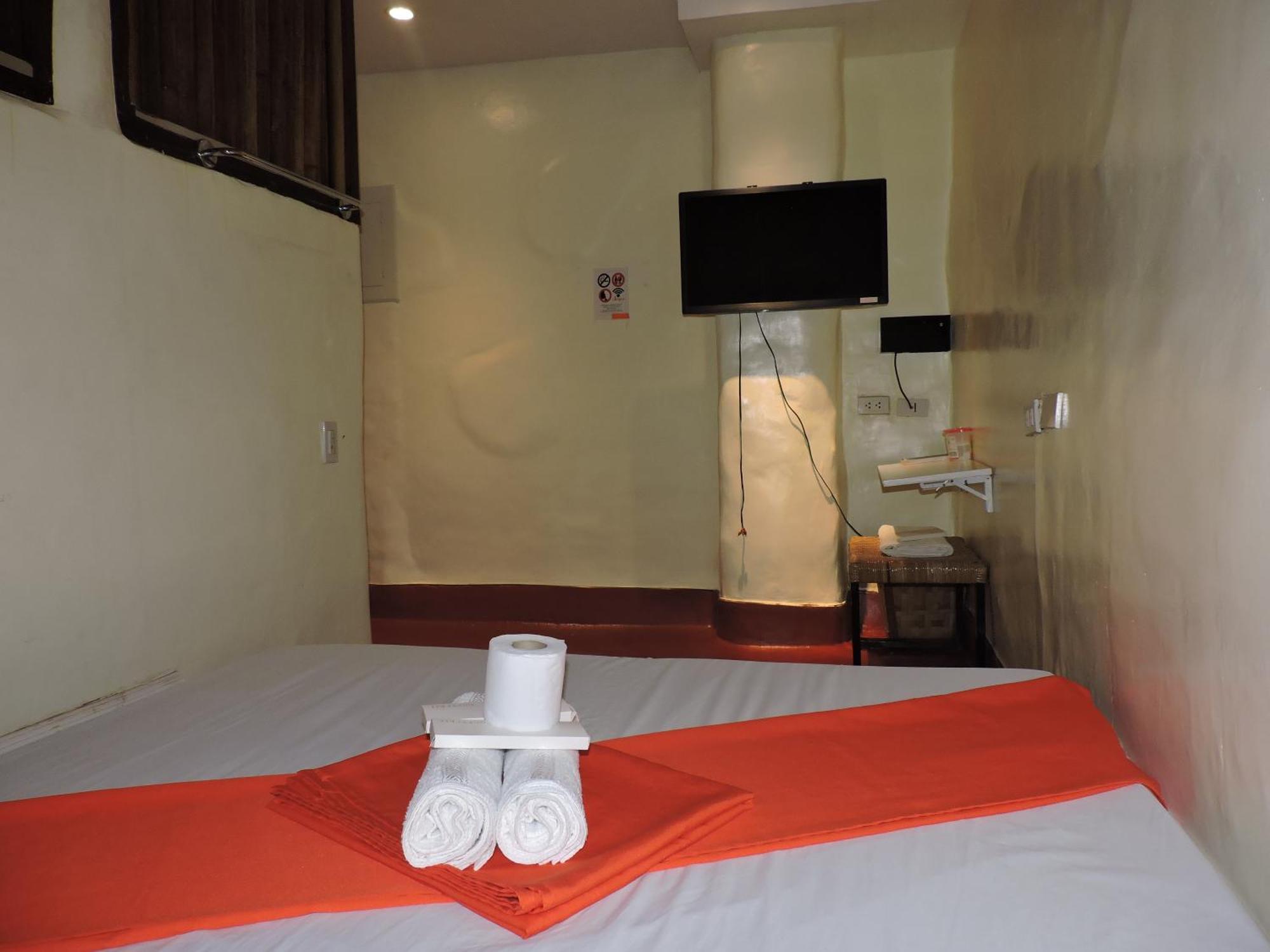 Orange Mangrove Pension House By Sms Hospitality Puerto Princesa Oda fotoğraf