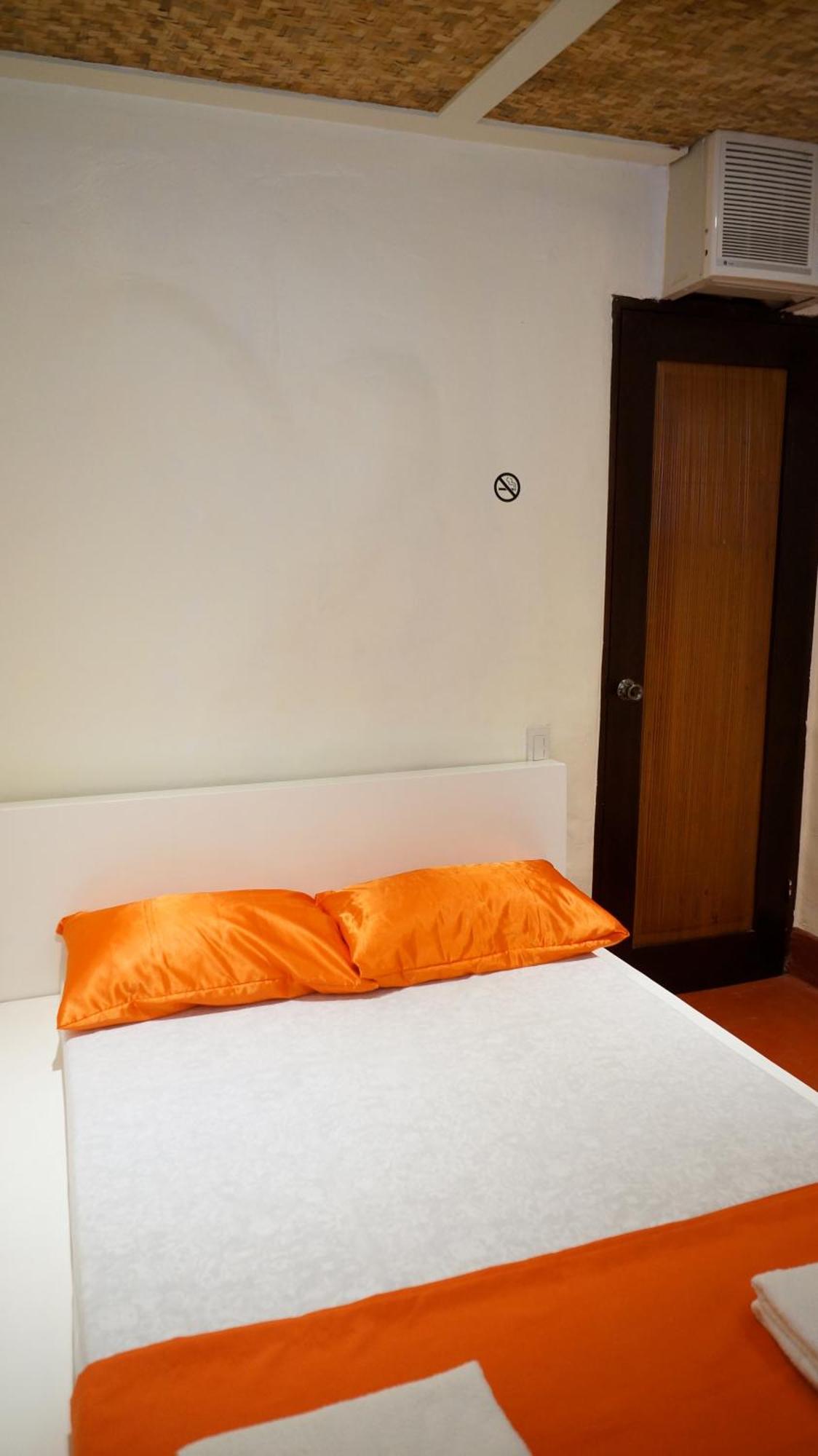Orange Mangrove Pension House By Sms Hospitality Puerto Princesa Oda fotoğraf